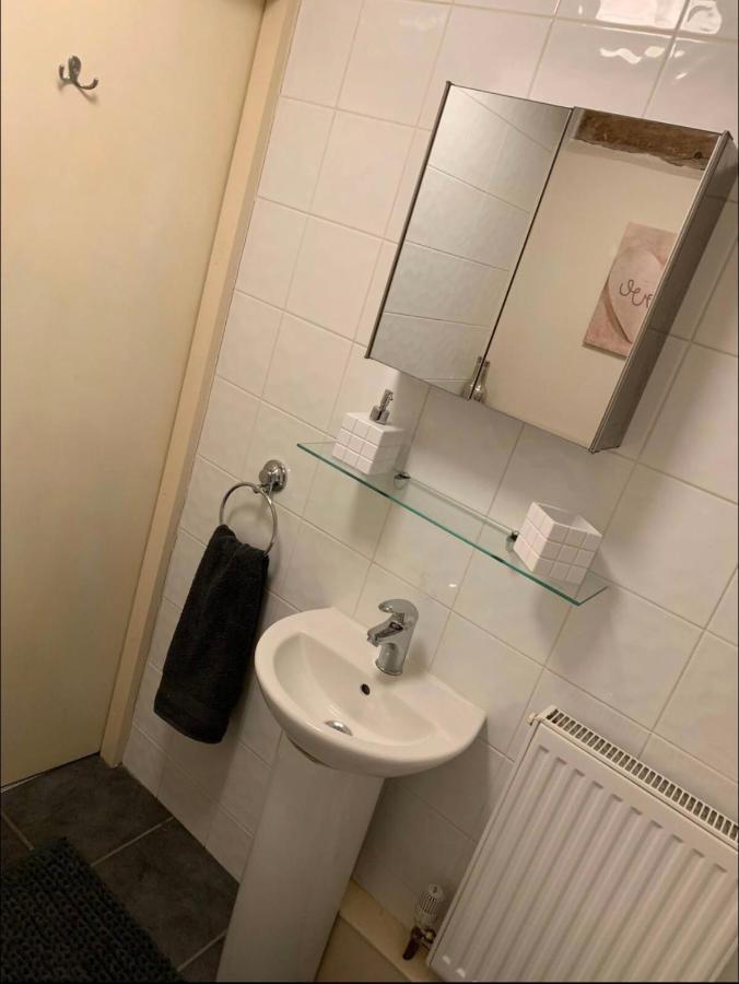 Studio Double. Own Bathroom, Shared Kitchen Bewdley Ngoại thất bức ảnh